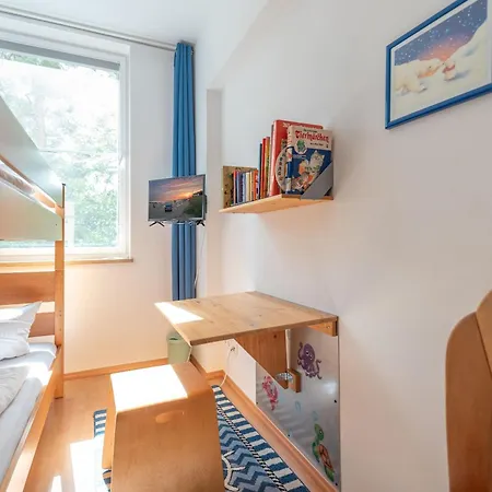 Haus Suedwind, App 18 - Mit Pool Im Haus